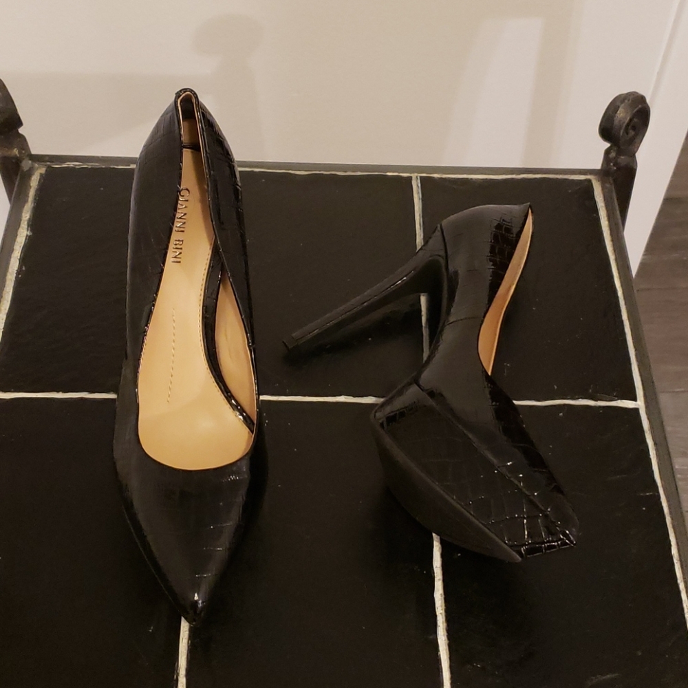 NEW Black Embossed High heel Platform